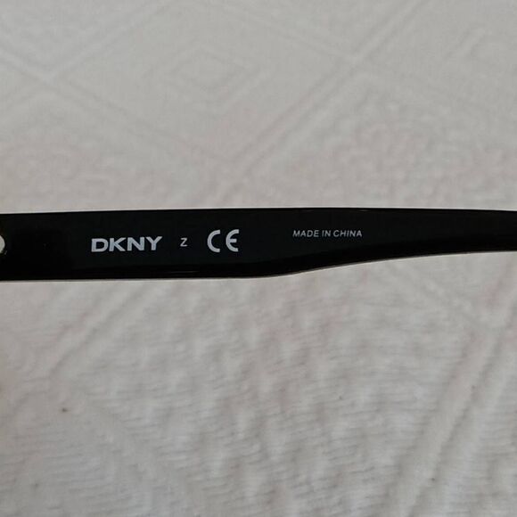 DKNY Unisex DY4139 368887 Full Rim Black Grey Solid Sunglasses with Case - Picture 5 of 6